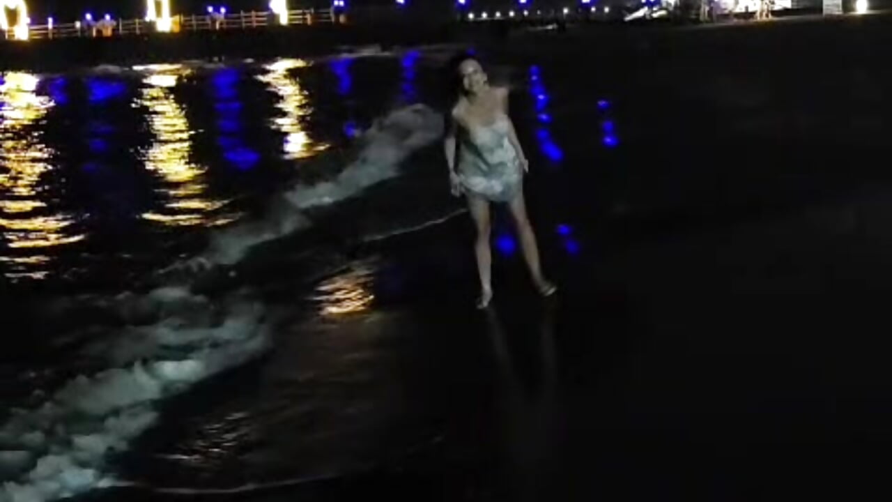 A little play - video by Amour_Jolie cam model