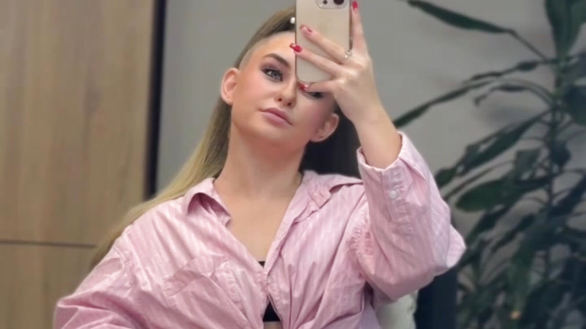 Hiii <3 - video by StarrSchott cam model
