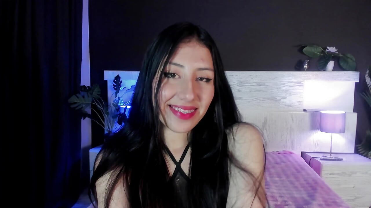 profile-intro-video-1790655018 – video od webkamerové modelky amany_dh