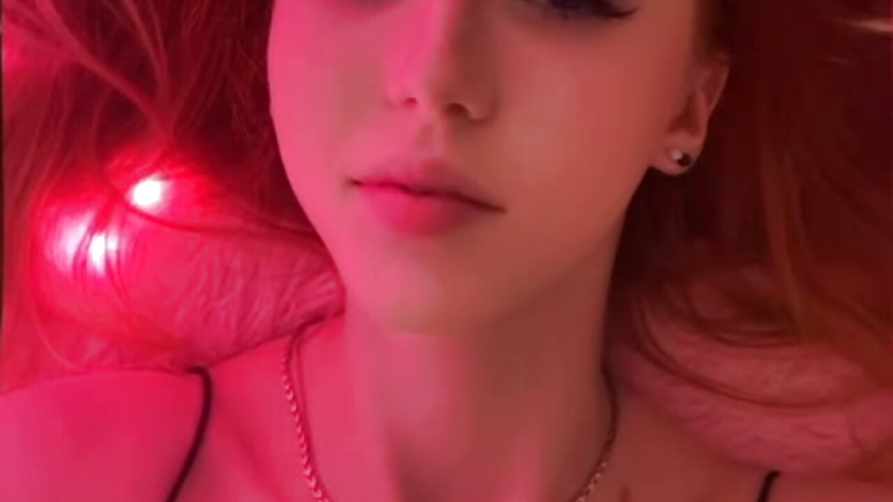 Hi, bb^^ - βίντεο μοντέλου CharmingEli