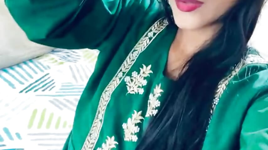 welcome♥ - vidéo du modèle de showcams _priyanka__