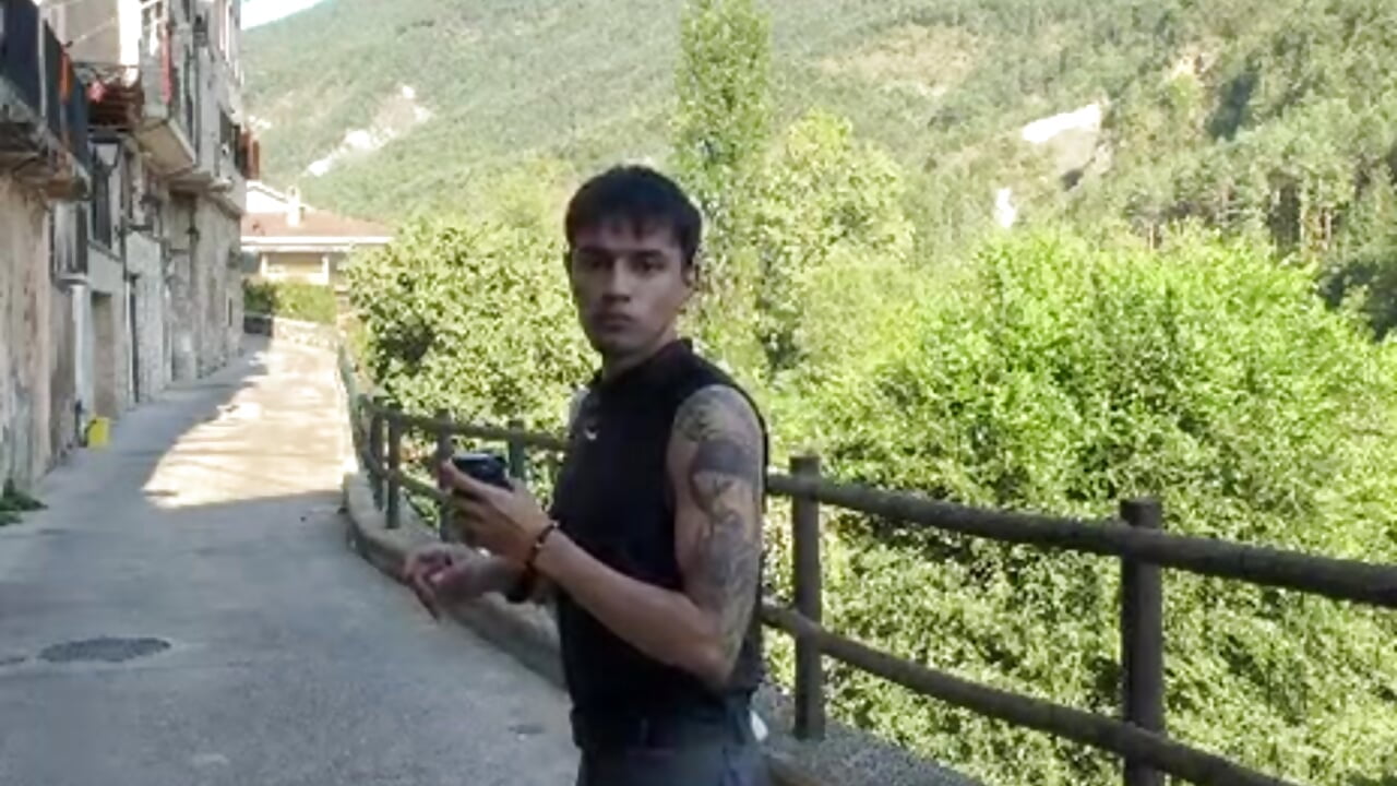 Andorra - clip cu Michael_brownn model videochat