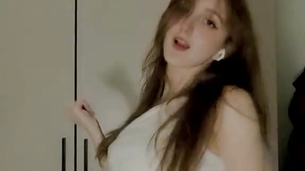 Dance Dance - فيديو من SherrilImaizumi موديل الكام