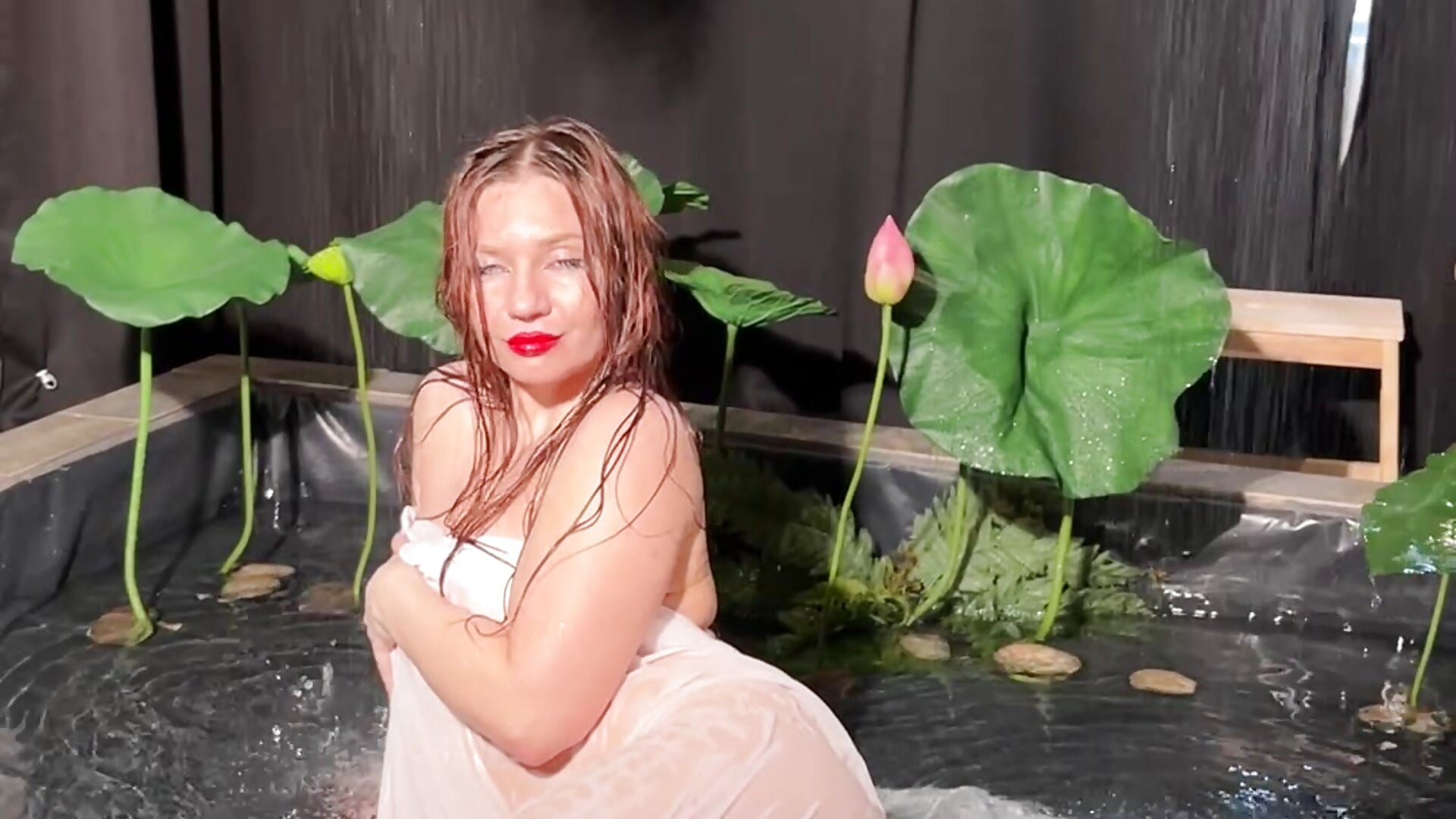 Love be wet - video by Goddess_SirenaDeep1