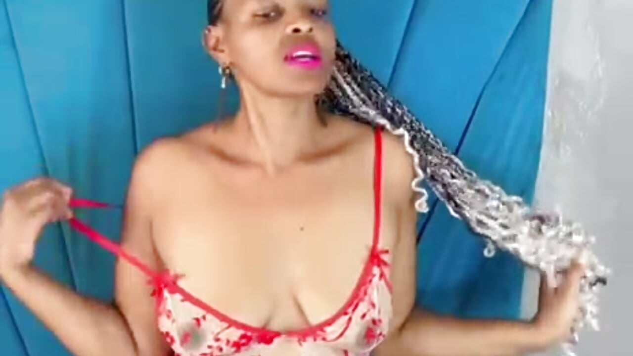 SEXY DANCING FOR MY KING 🤴 - فيديو من xXDevineXx موديل الكام