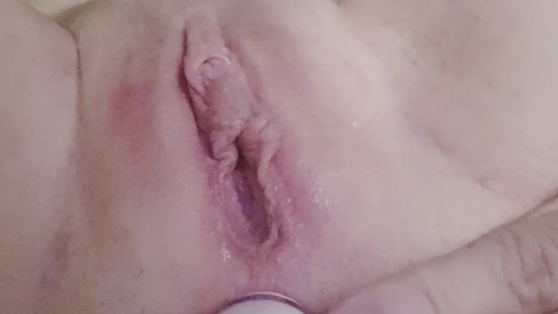 Small dildo in my pussy 🤭 - LunaRed30-এর ভিডিও