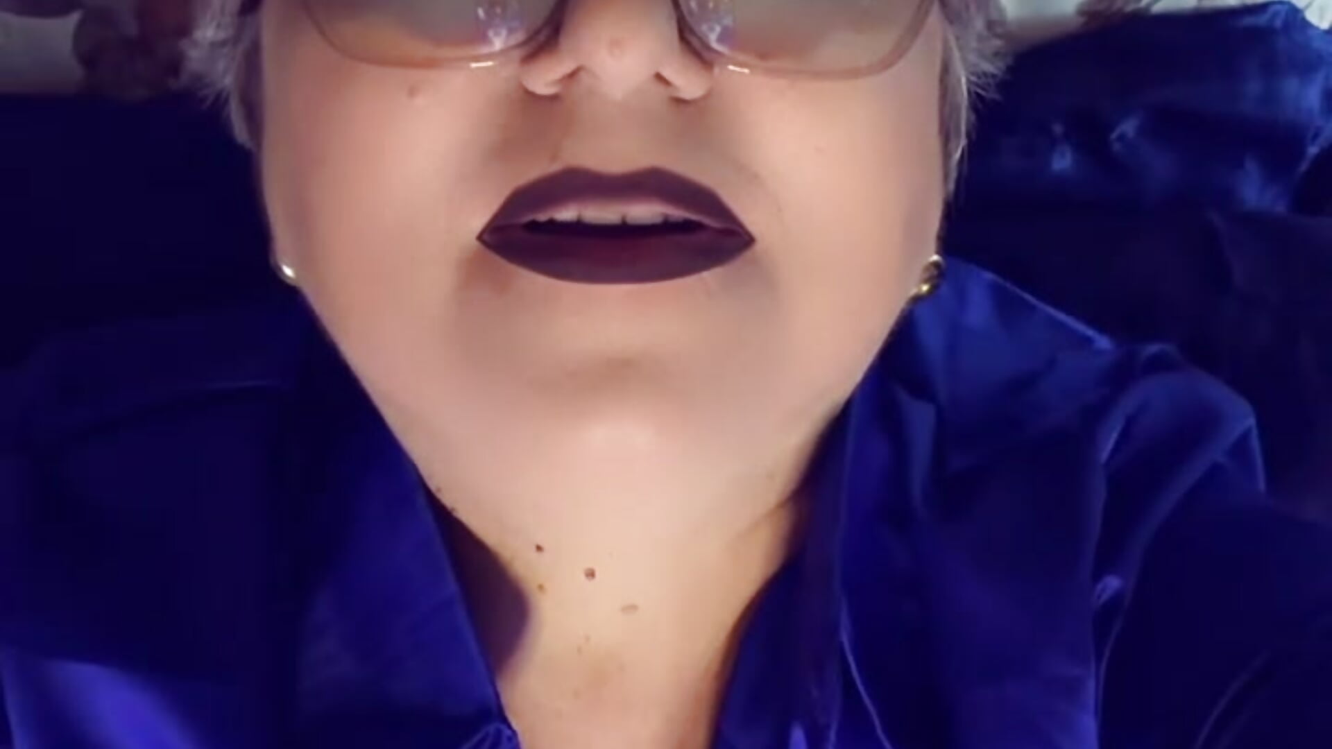 Queen at office - video của người mẫu cam loverprince1980