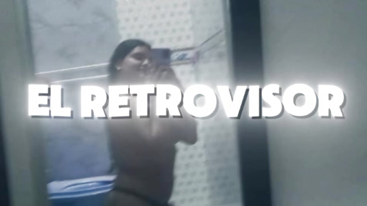 Knock on the door now. 🔥 - vídeo de MarianaHolms modelo de câmara