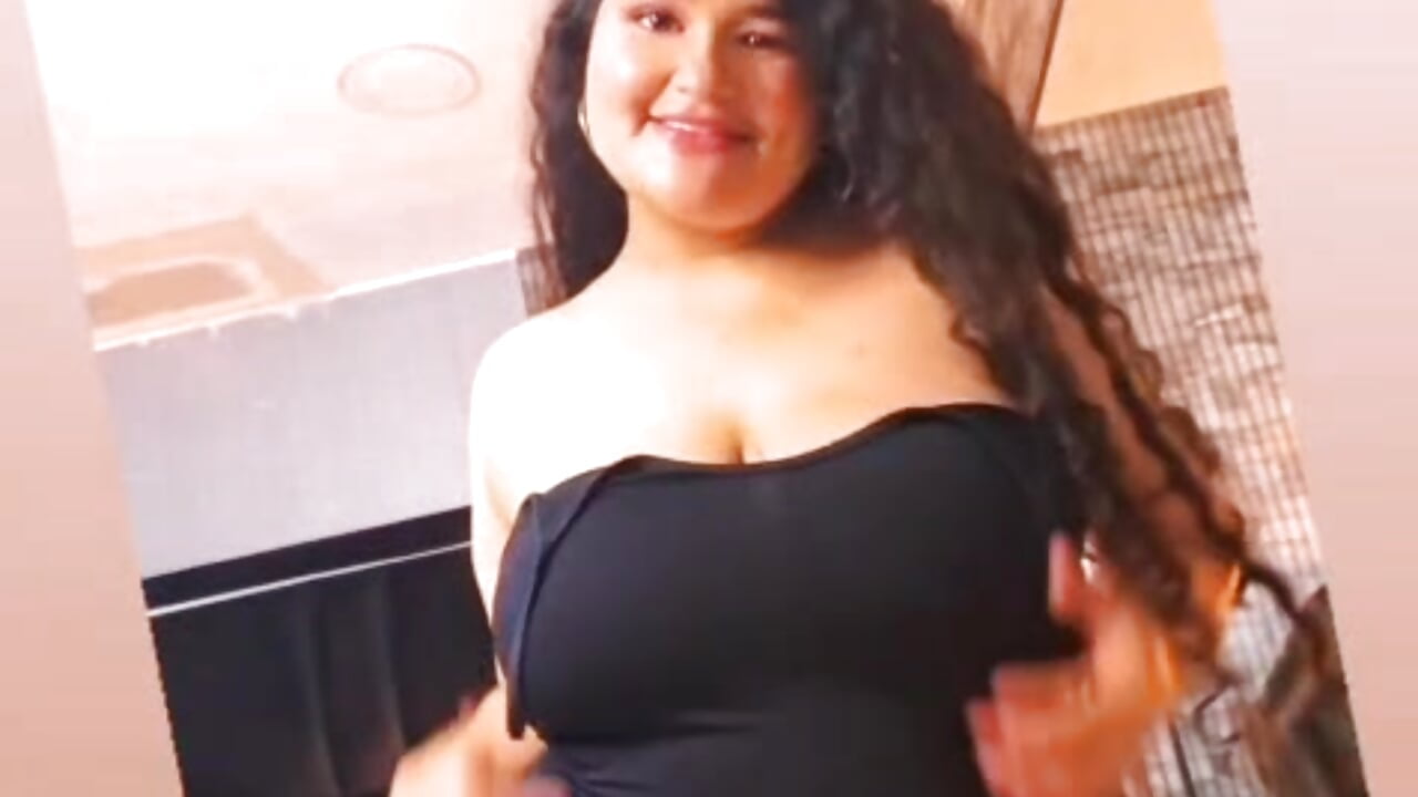 You didn't come here to just stare at the screen in silence🔥 - video van MarianaHolms cam-model