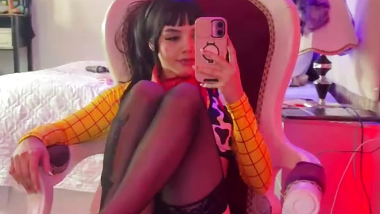 Sweet but naughty. 😉 - відео від вебкаммоделі AmeliaRose