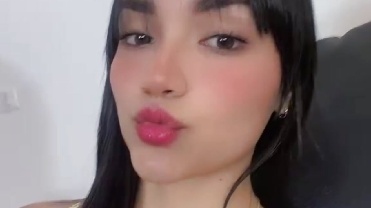 Katy - clip cu Little_dolls15 model videochat