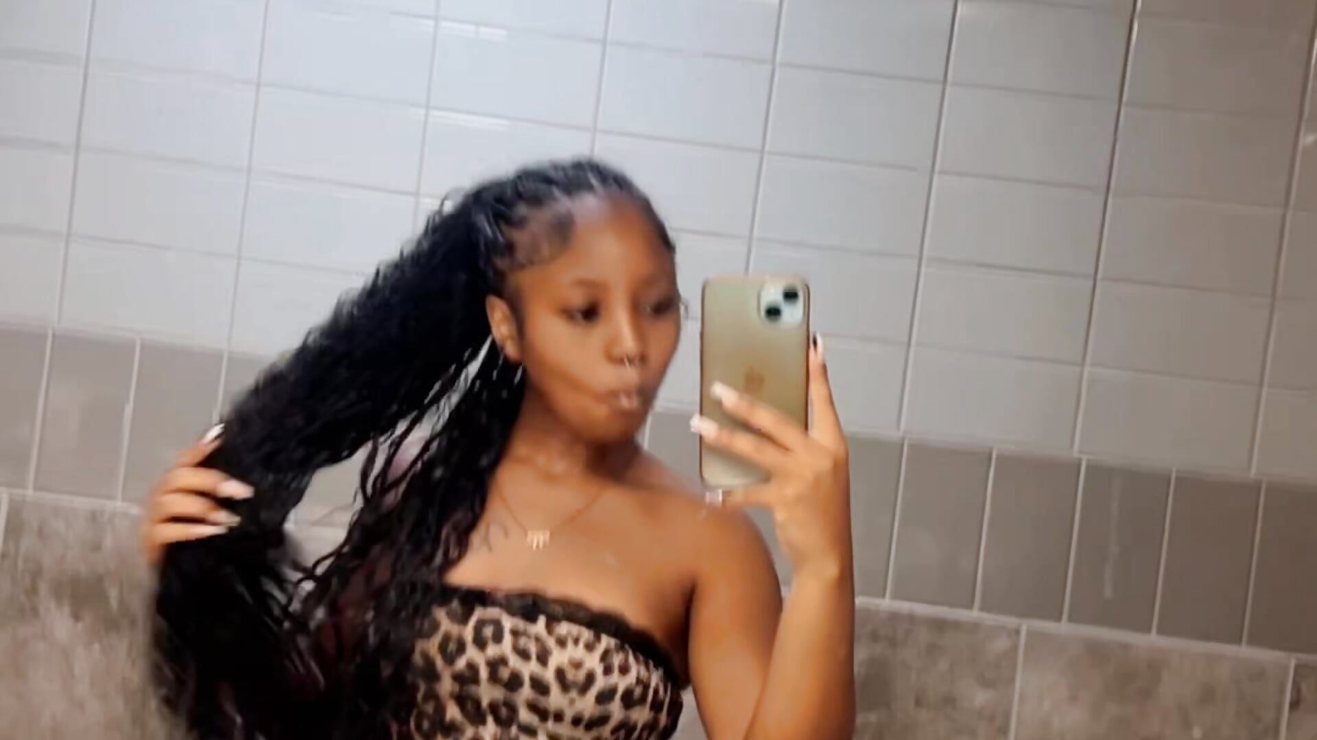 1742af79b5a9404da6e45c1cdf55f354 - video by prettyyyebony1 cam model