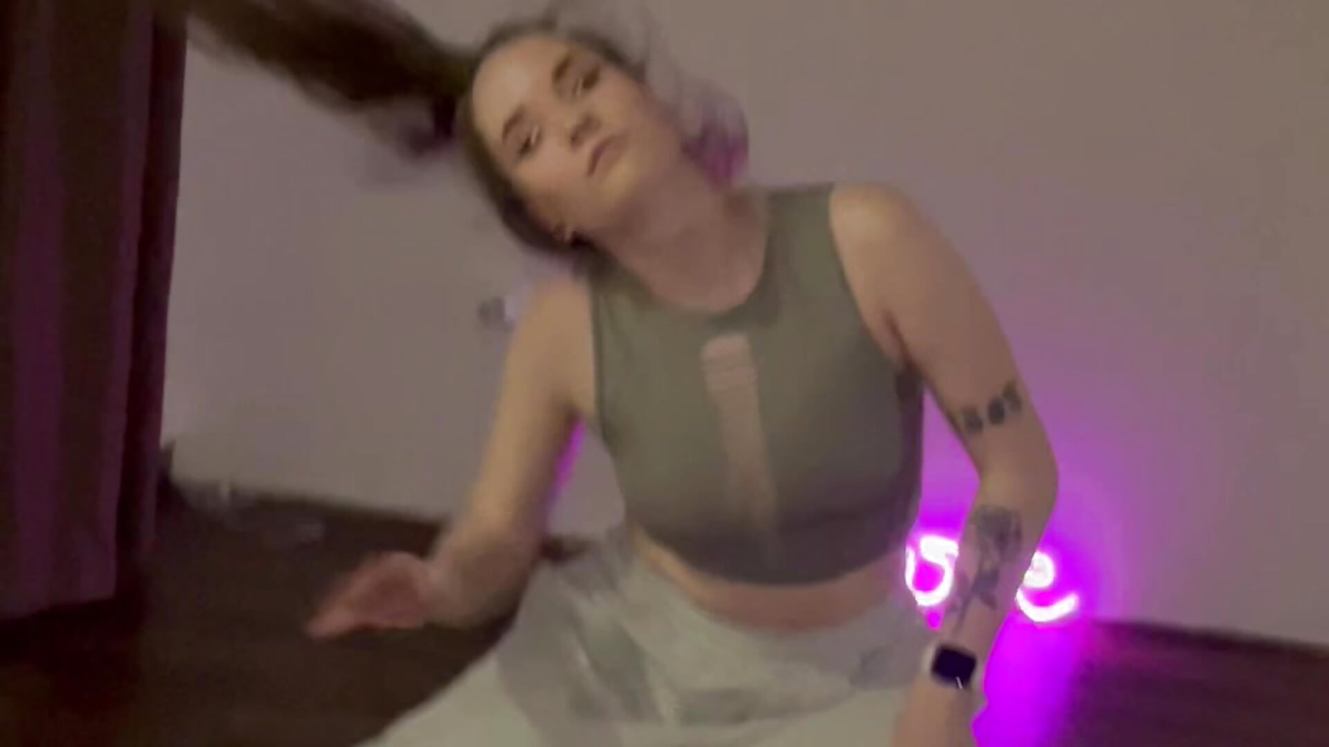 Dancing in heels 😍 - clip cu RosyDiva model videochat