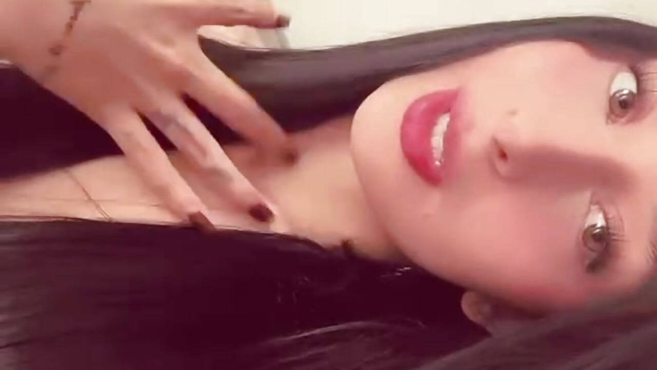 Come enjoy yourself and get wet with me - vidéo du modèle de showcams Scaarlett_Rose