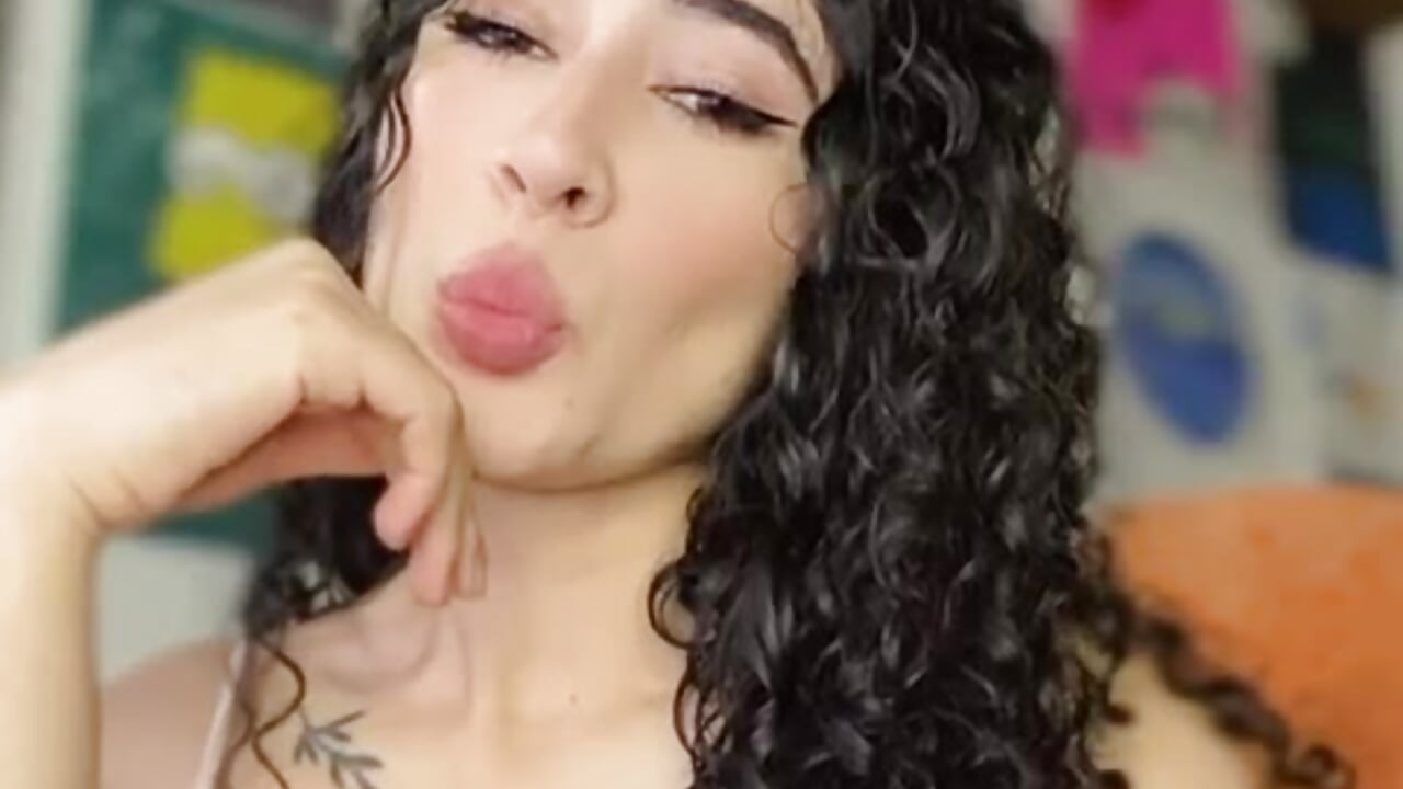 Kiss♥ - video av Youlau cam model