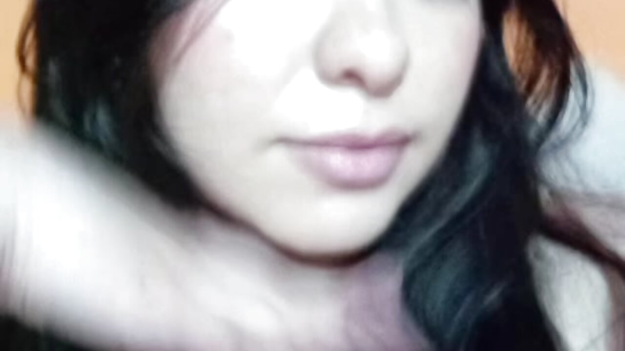 Do you want a kiss? 💋 - video di SelenaKoch modella di cam