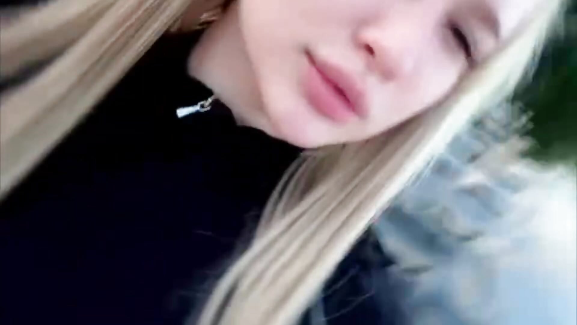 hi :)