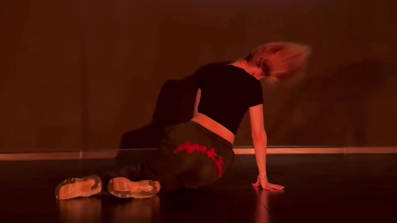 sexy dance - video của người mẫu cam DaciaEnderle