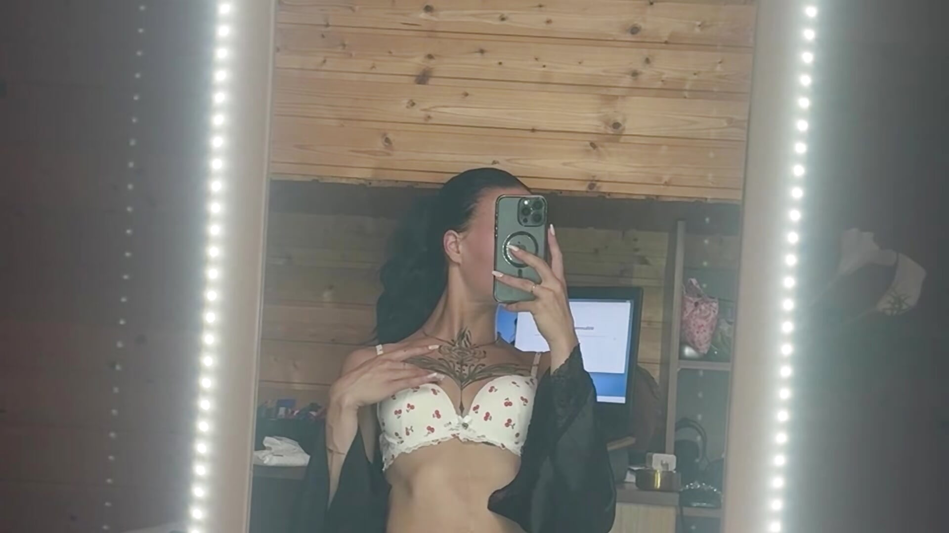 ♥️ - video của người mẫu cam feuchtes_traumchennn