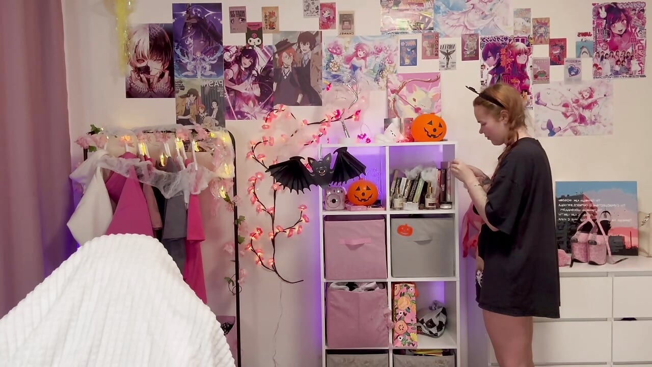 Halloween Room Decorating — filmik Faye_Muse, modela(-lki) na kamerkach