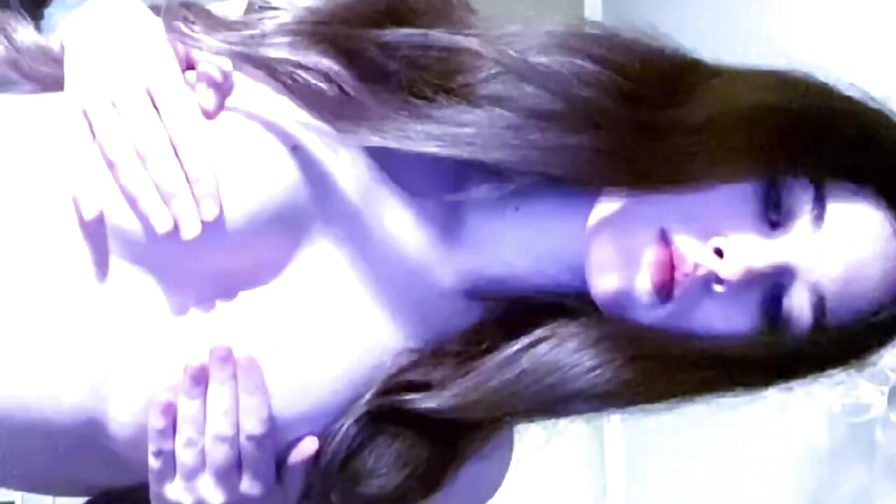 🖤 ​​I take off my top and show everything 🍑 - video av SweetiDevil cam model