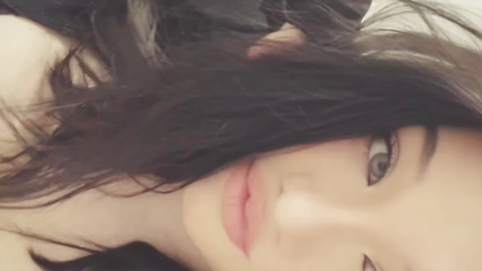 Left home alone... It's too boring. - video od modelky/modela SweetLunari