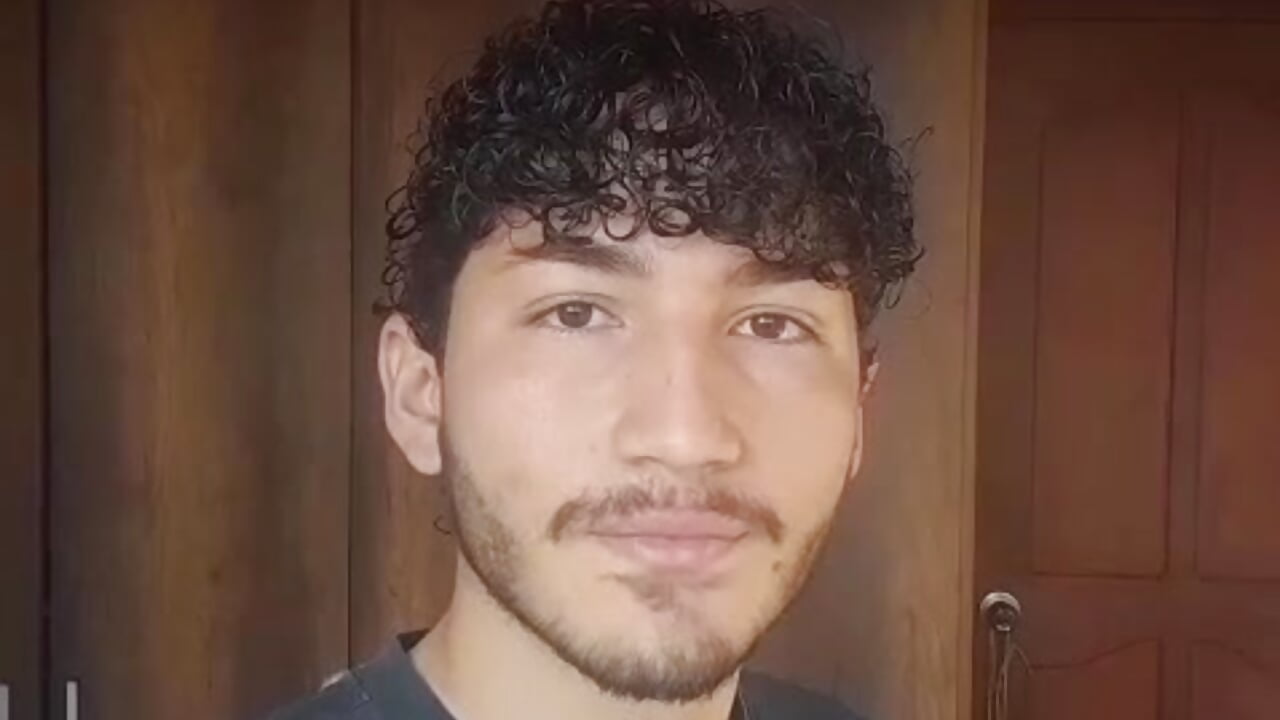 Hey there! - vidéo du modèle de showcams charmingboy_esteban