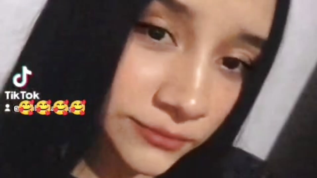 Me 👿 - vídeo de la modelo de cam sky_jonnes_