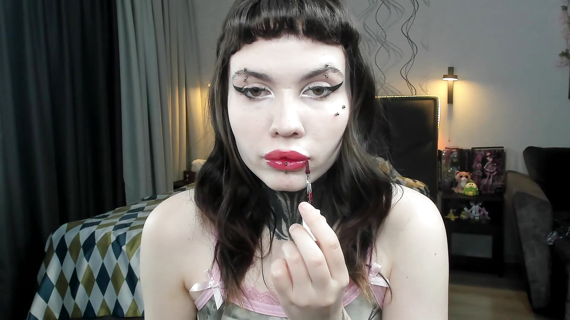 Would You Kiss It Off?