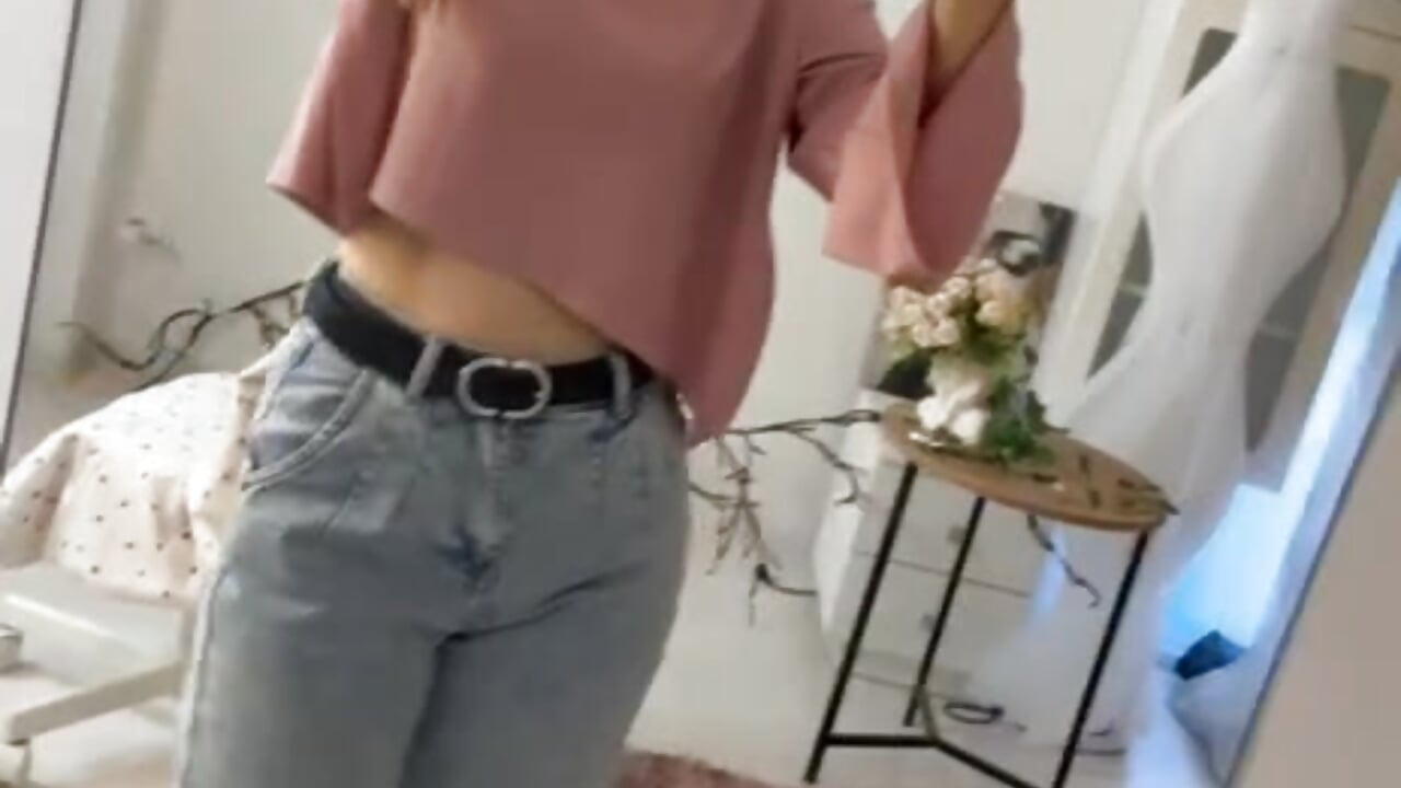Little hearts everywhere 💕 - video by JanellTrimnell cam model