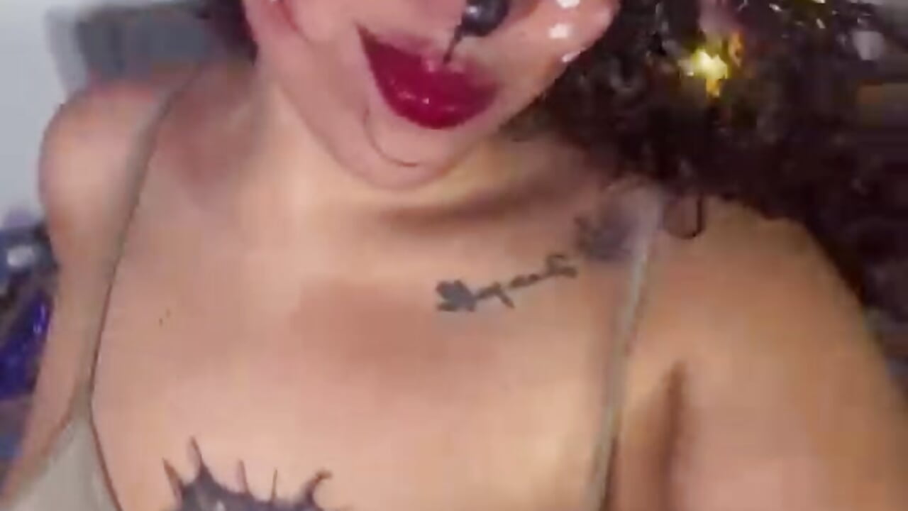 Halloween  🎃 – CamileRousse videója