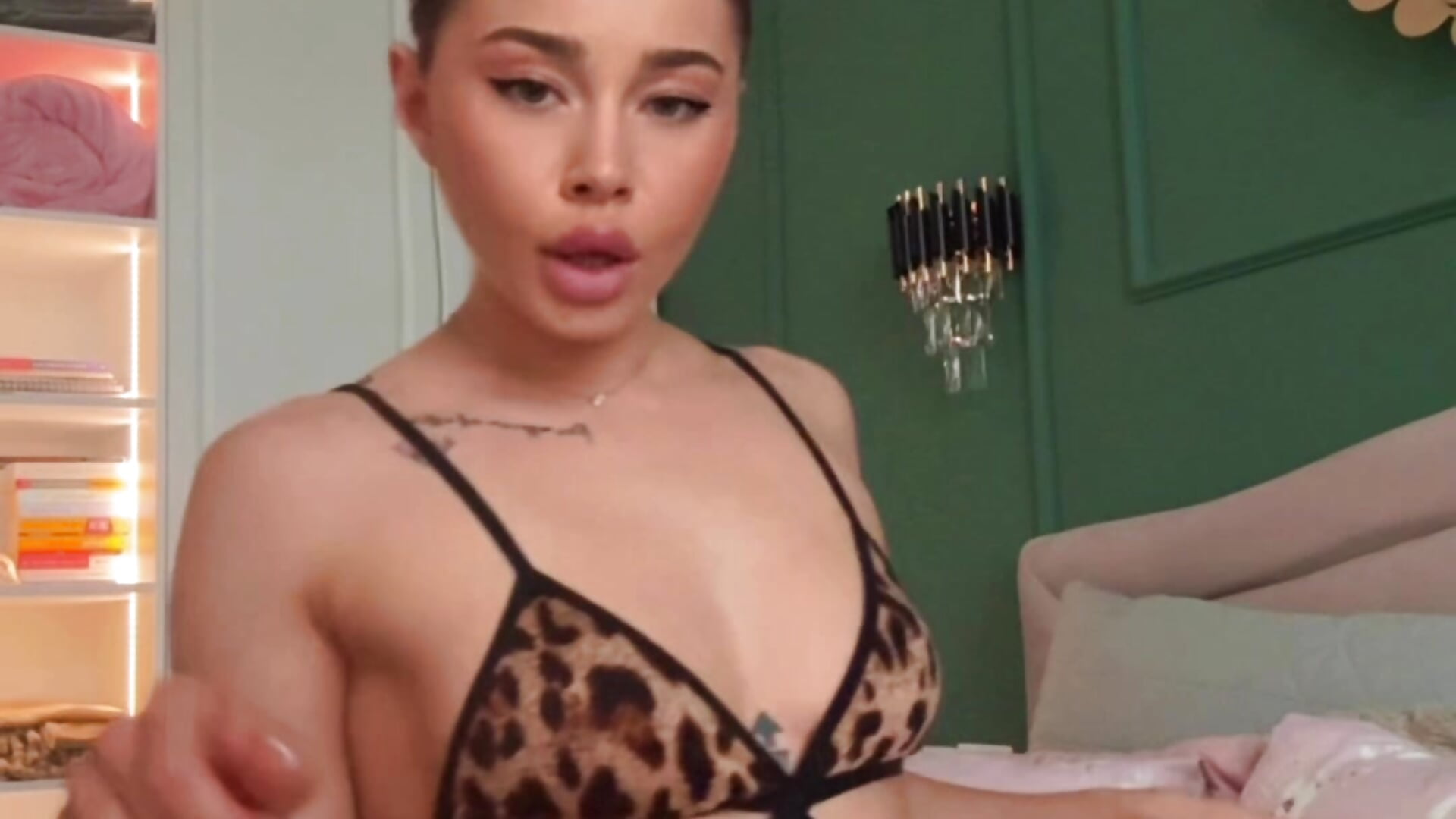 Sexy tease - відео від вебкаммоделі Kyarass