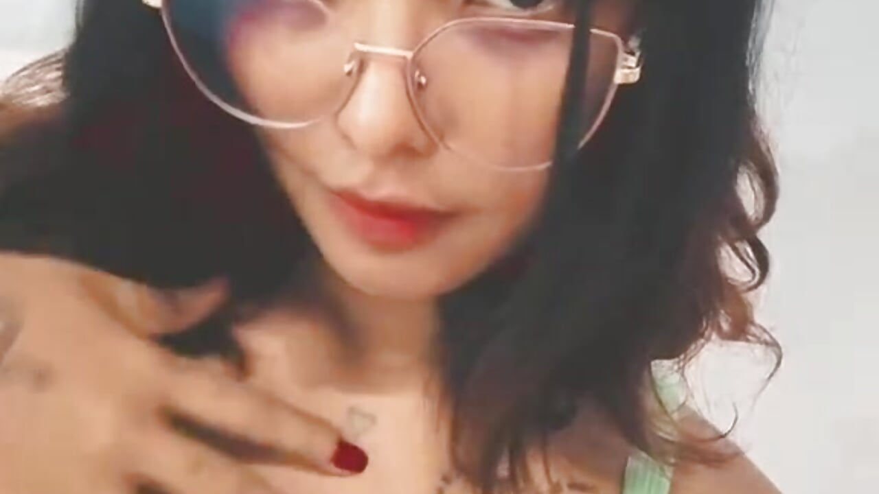 cute - video by Ariadna_Wren cam model
