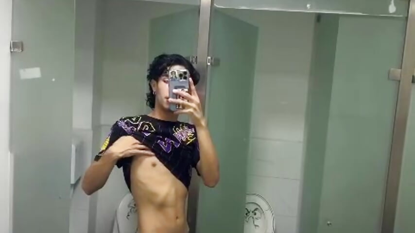 small waist - video di Elian_jones modella di cam