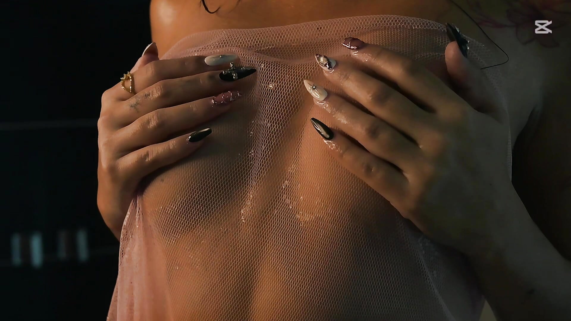 Soft tease 💦 - סרטון של EmmaCoollins, דוגמן/ית מצלמה