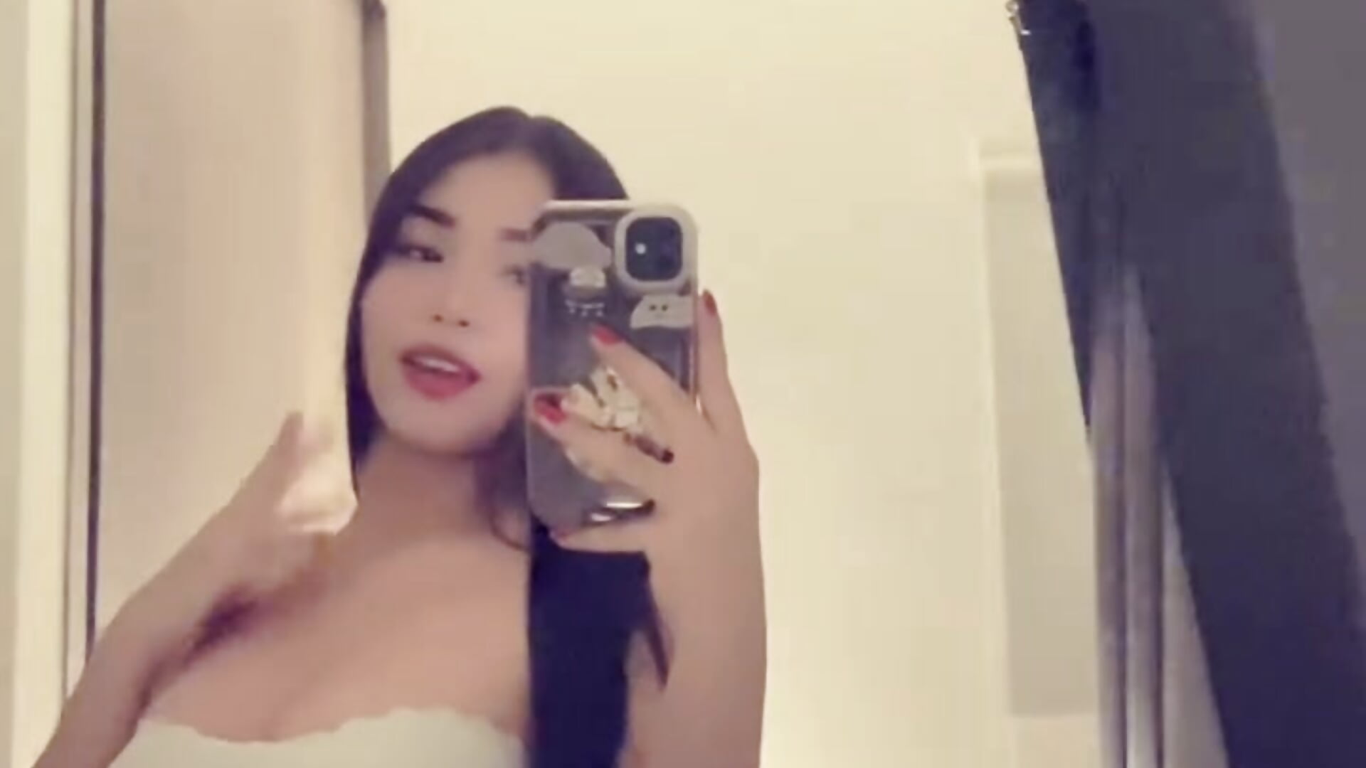 🌶️💋 - סרטון של Noourhot, דוגמן/ית מצלמה