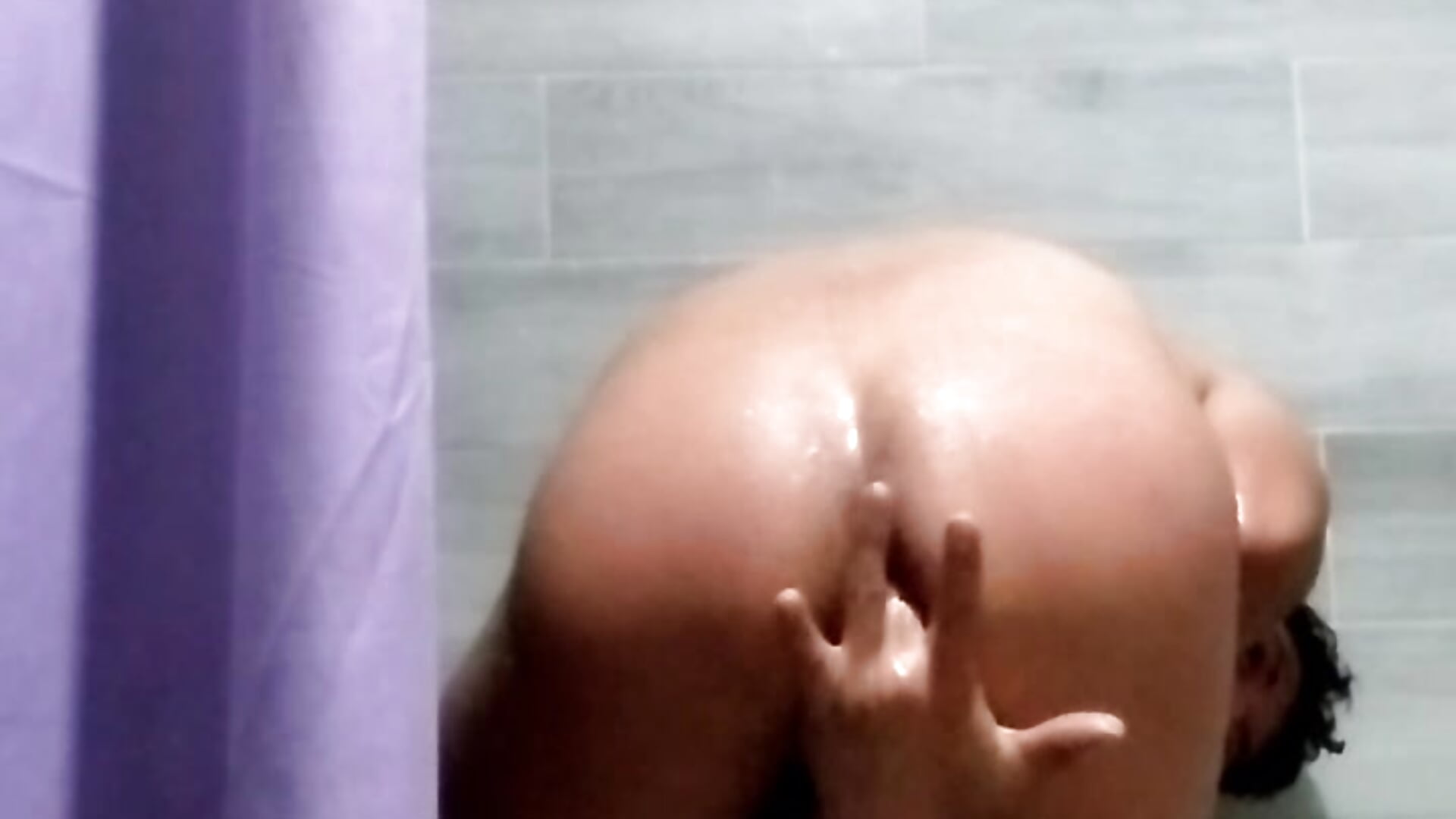 1 - vidéo du modèle de showcams LittlePiggie666