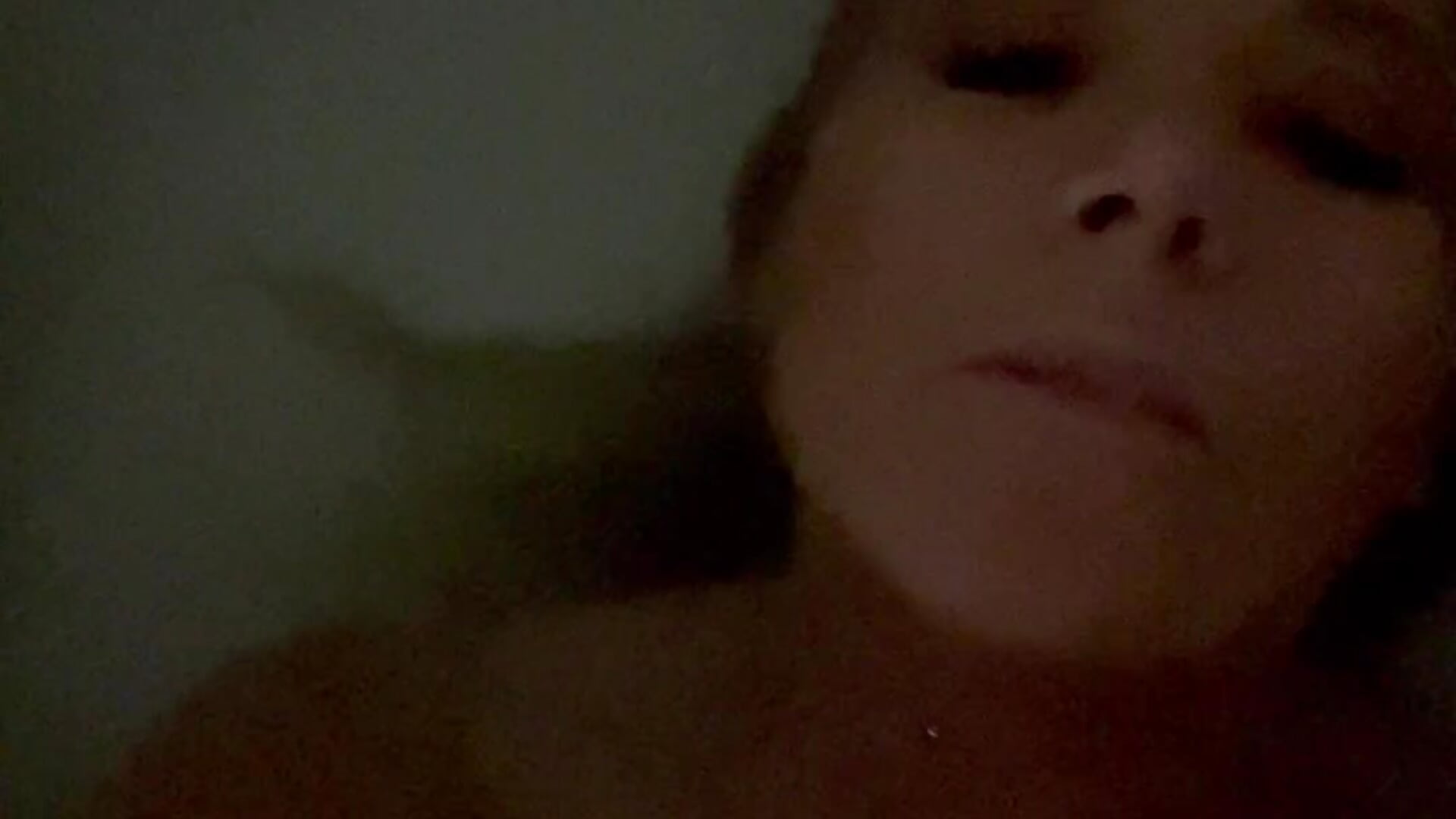 Bath time showing my breasts - Golden-Dior kullanıcısının videosu