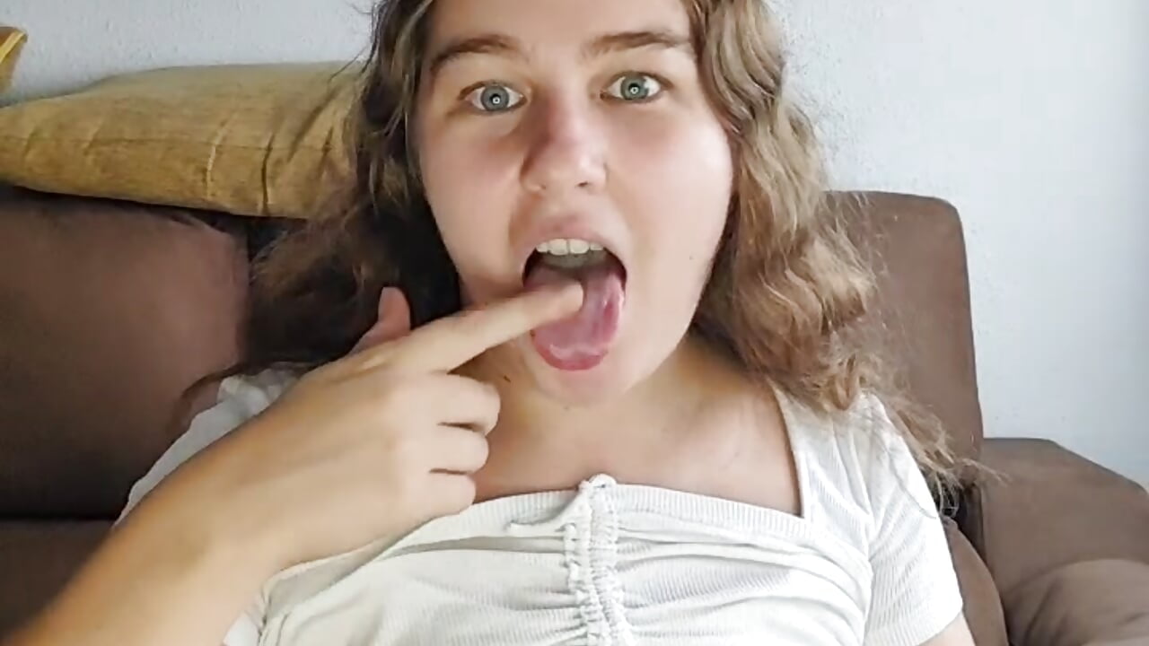Playing with nipples 😏 – видео вебкам-модели NensysFourets