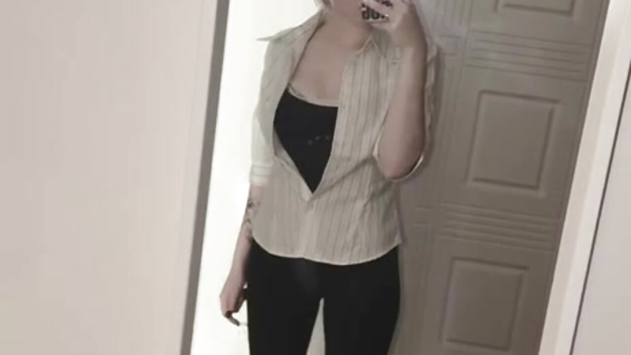 Cute? - video oleh GrainySupport kamera model
