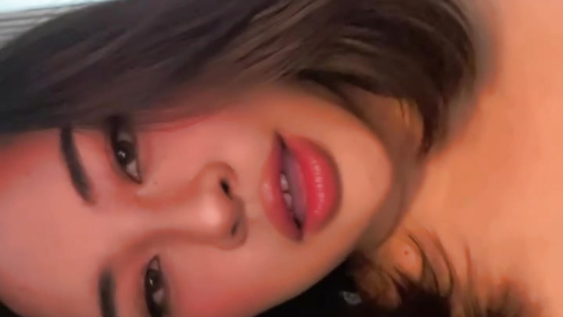 YOUR HOT MAMA - vidéo du modèle de showcams Mamacita_X