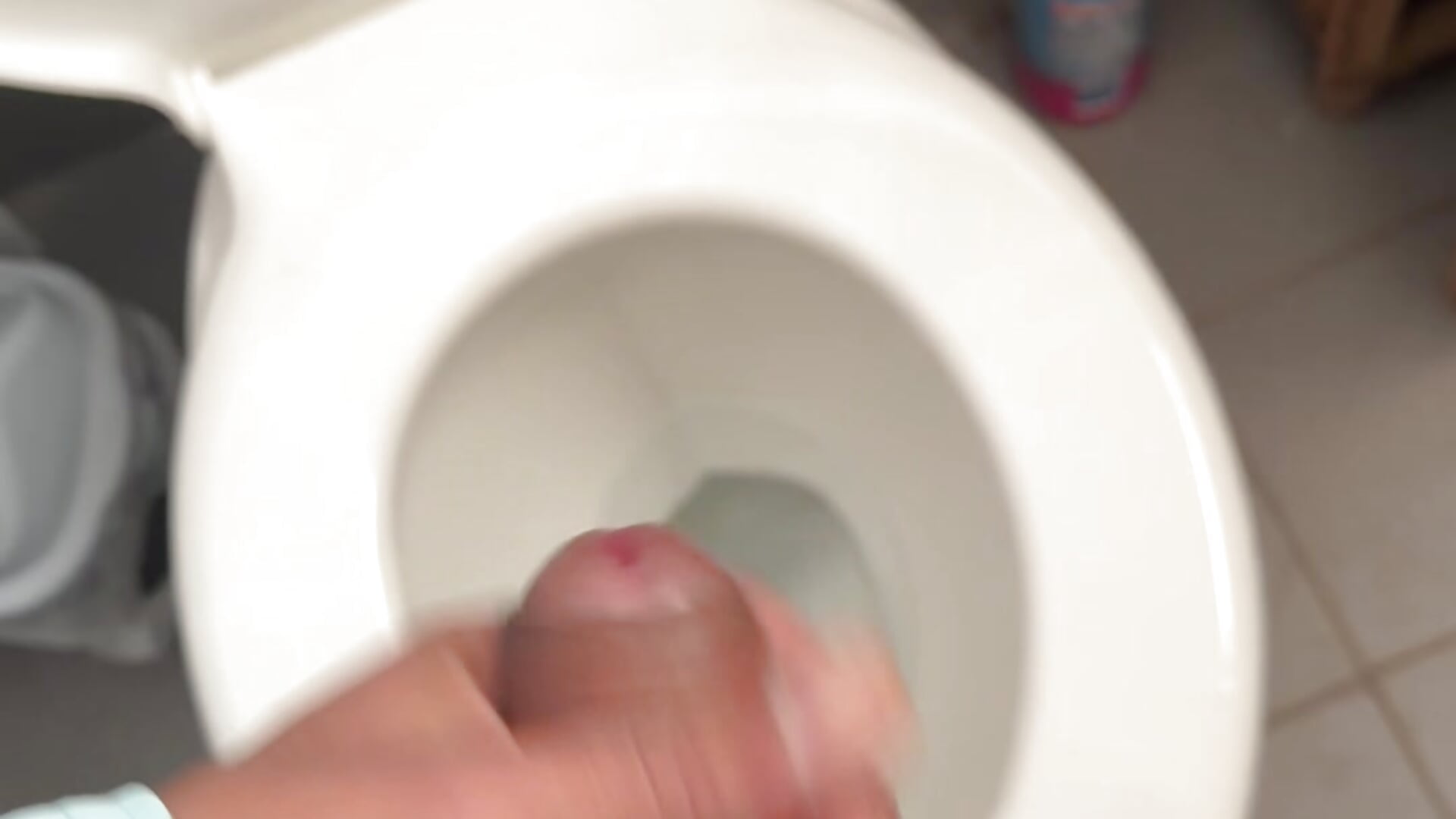 Pajeandome hasta acabar todo en el baño - video by PijaconMilk cam model