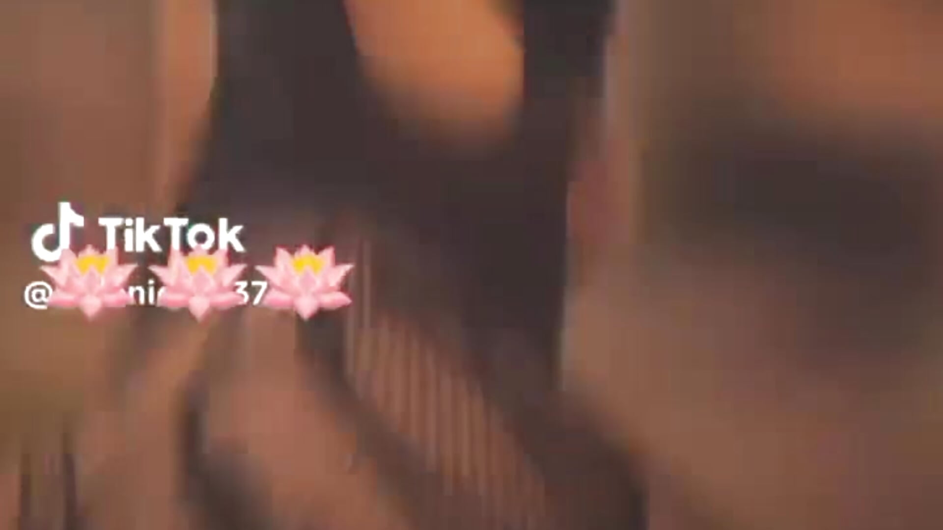 🪷ella se contradice 😶‍🌫️🥱 — filmik Brittanylove18, modela(-lki) na kamerkach