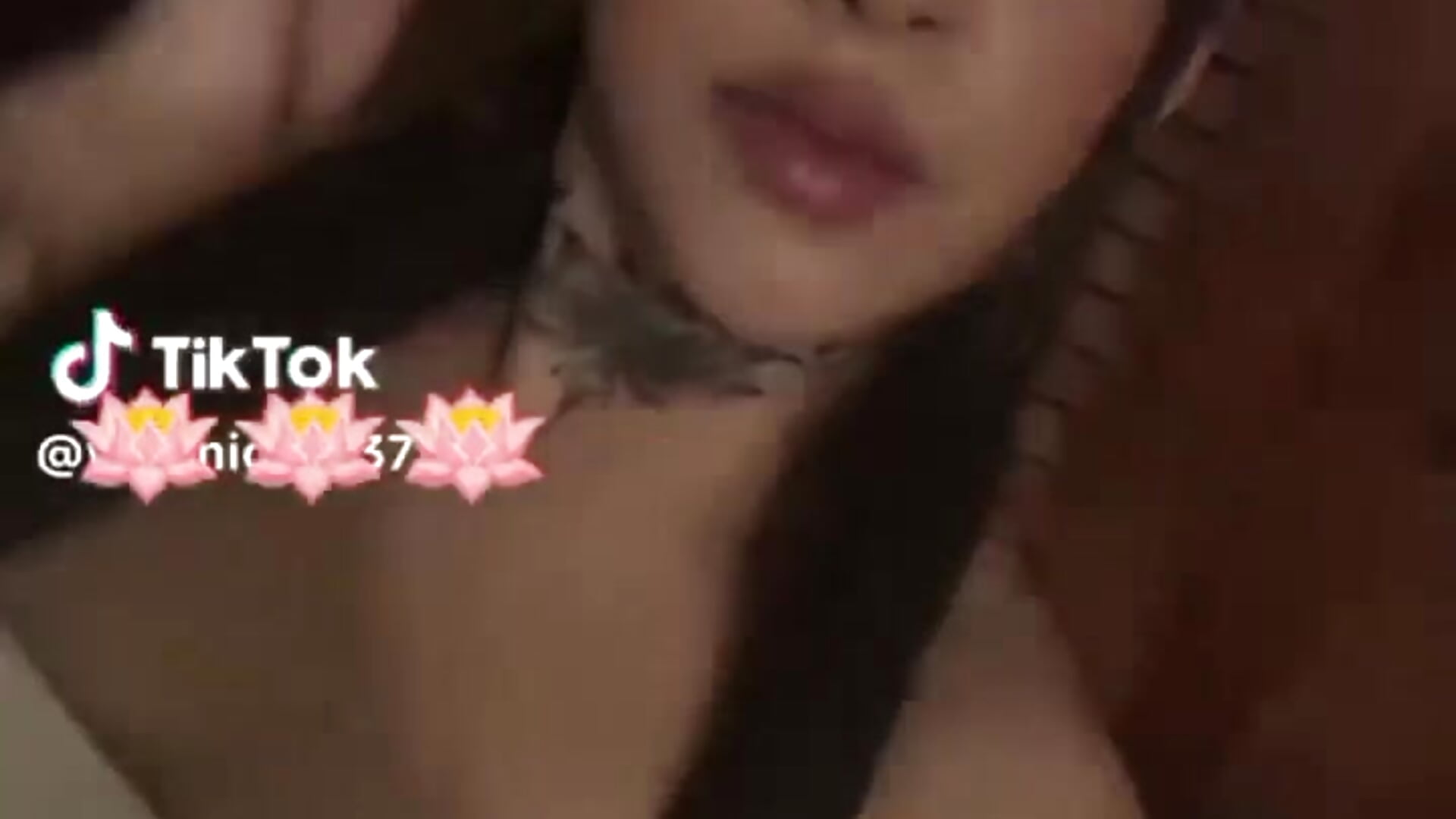 Se metió con. La negra pero yo seque su gusto culposo siempre cera esa blanquita — filmik Brittanylove18, modela(-lki) na kamerkach