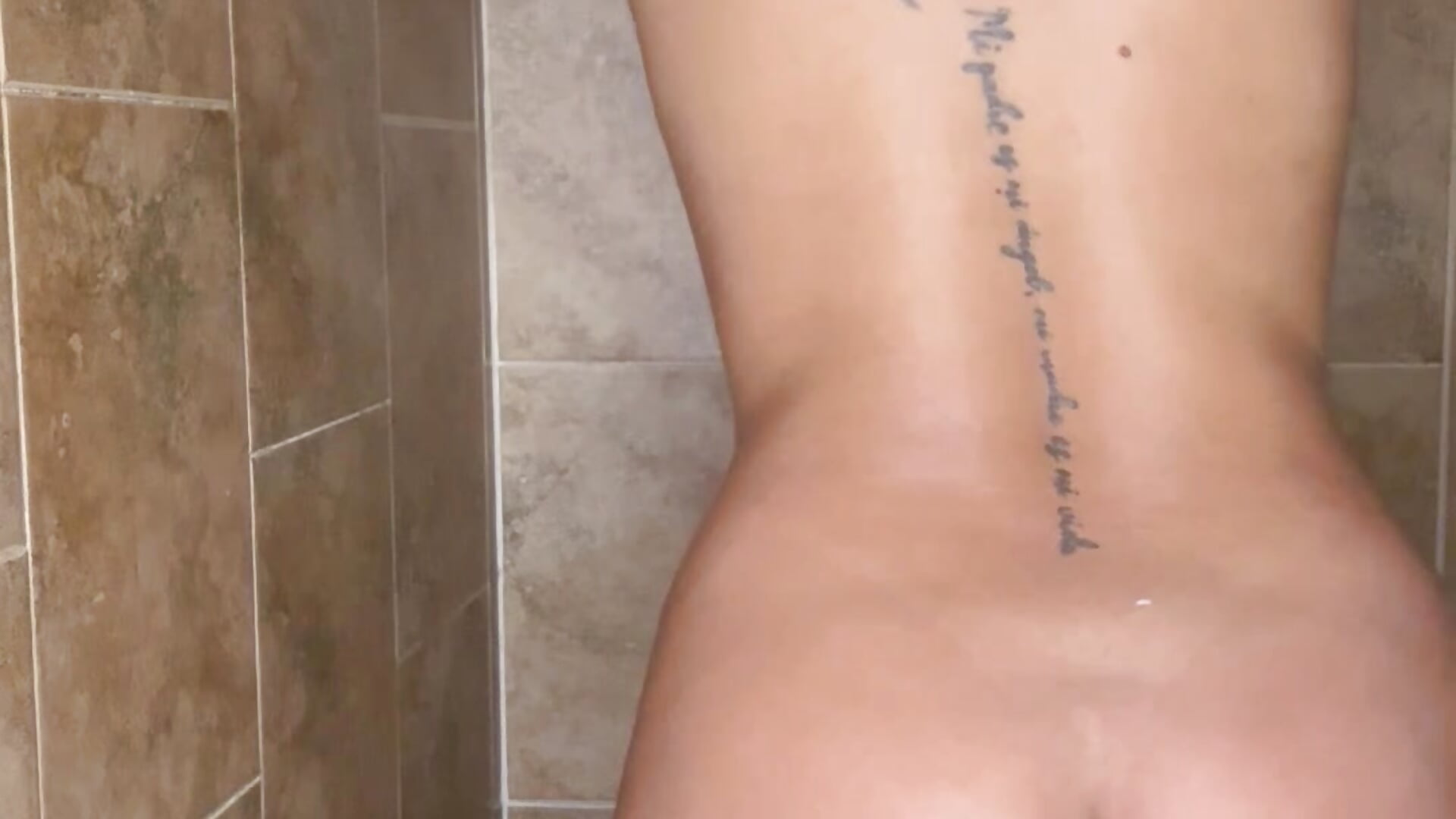 A delicious bath come and see me - βίντεο μοντέλου MiaCosmo