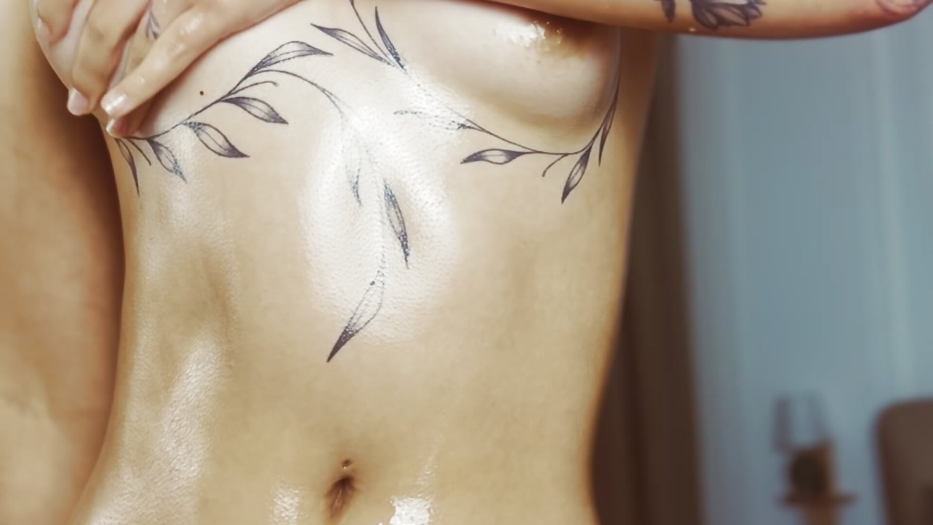 body oil🦋 – video af EvaRaider_ cam-model