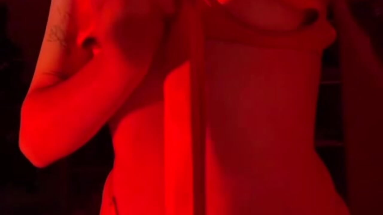 showed my tits – video modela na kameri Aidavesper