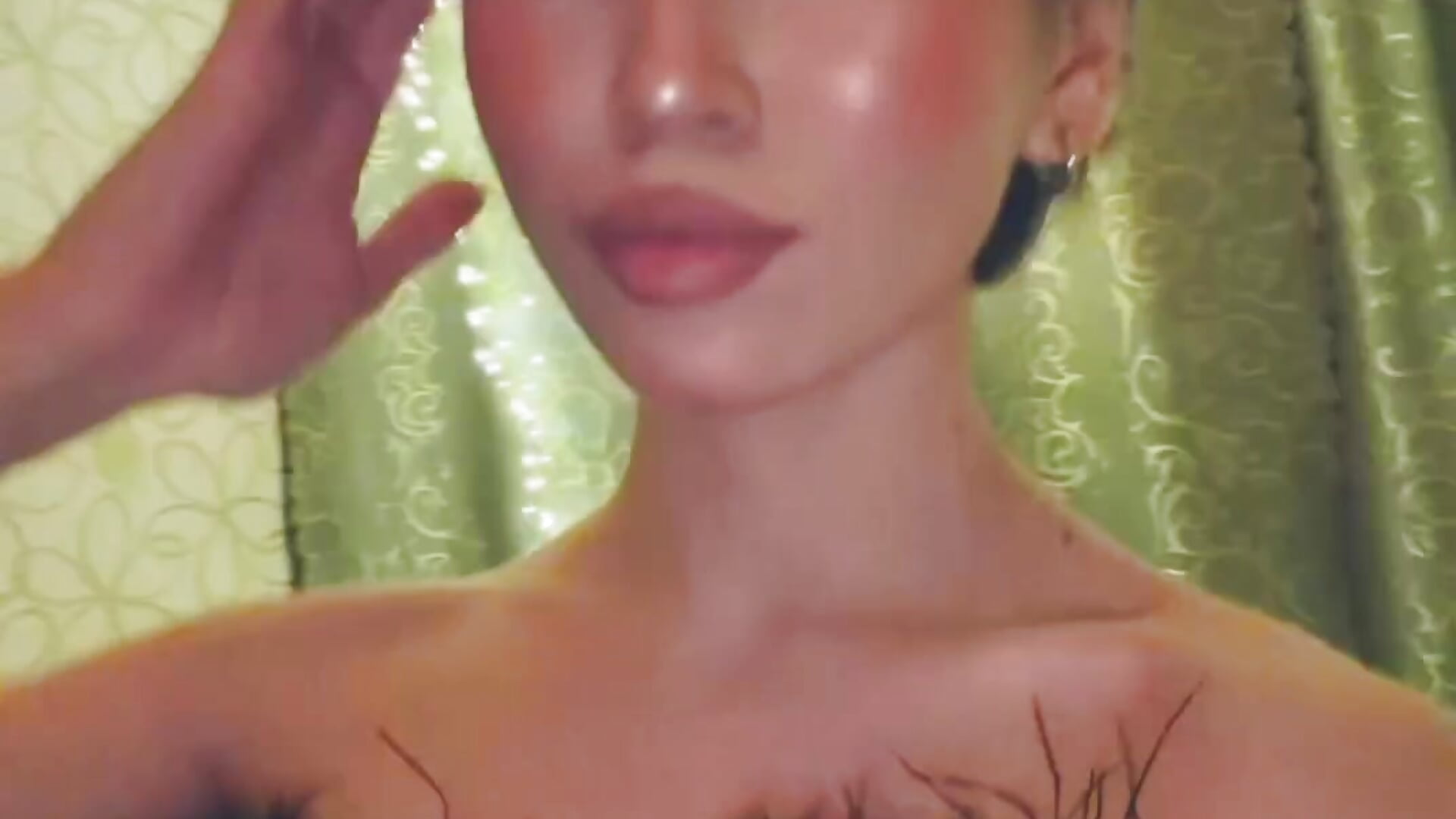 Hey hey, it's me, Lola