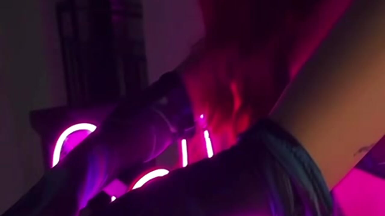 Will you dance with me in neon? - video av Oops_this_Jenny cam-modell