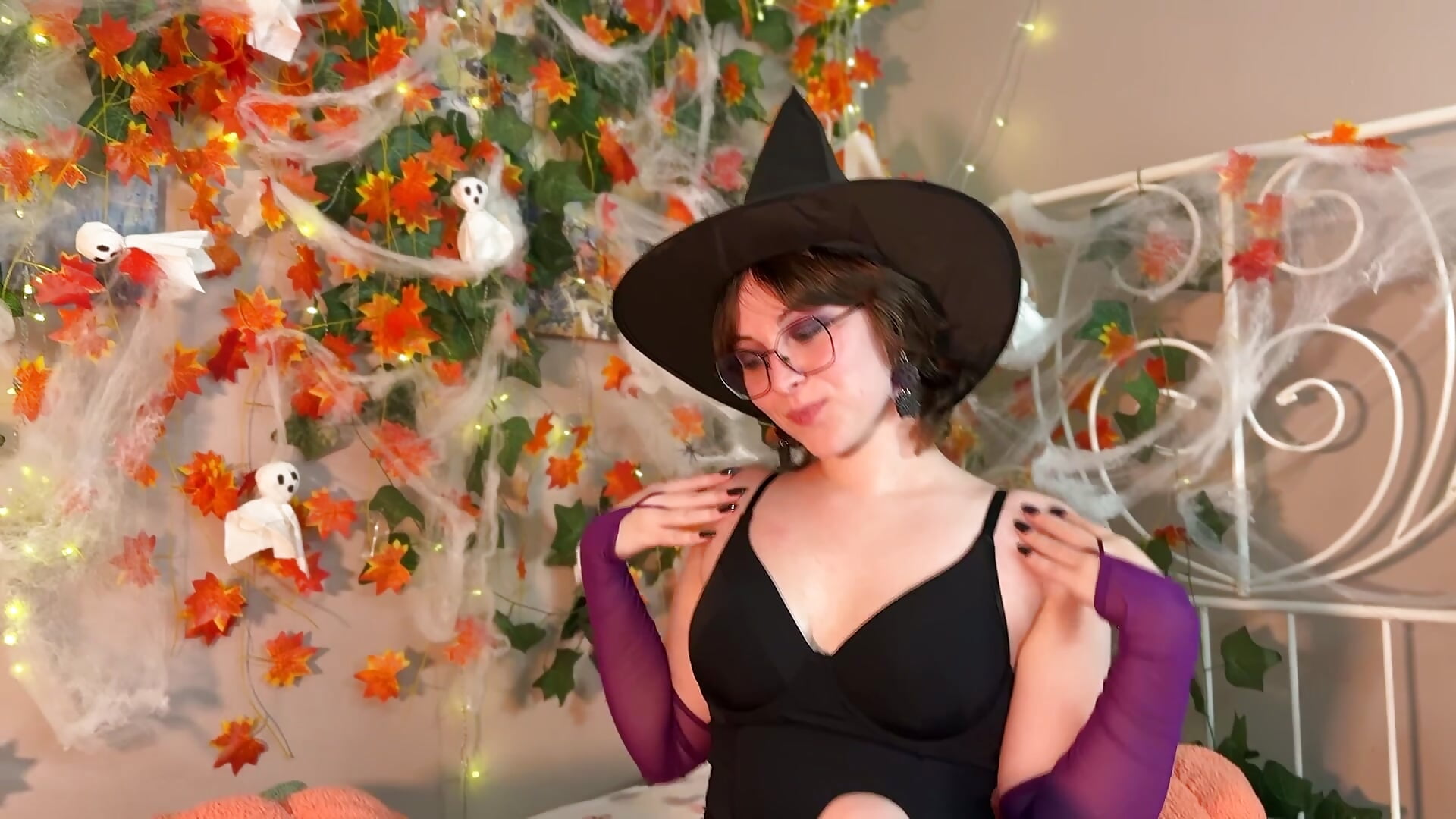 Happy Halloween! - วิดีโอโดย _RubyBlair_ โมเดลแคม
